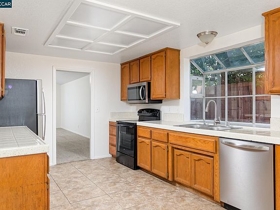 3rd image of 8017 Spengler Dr