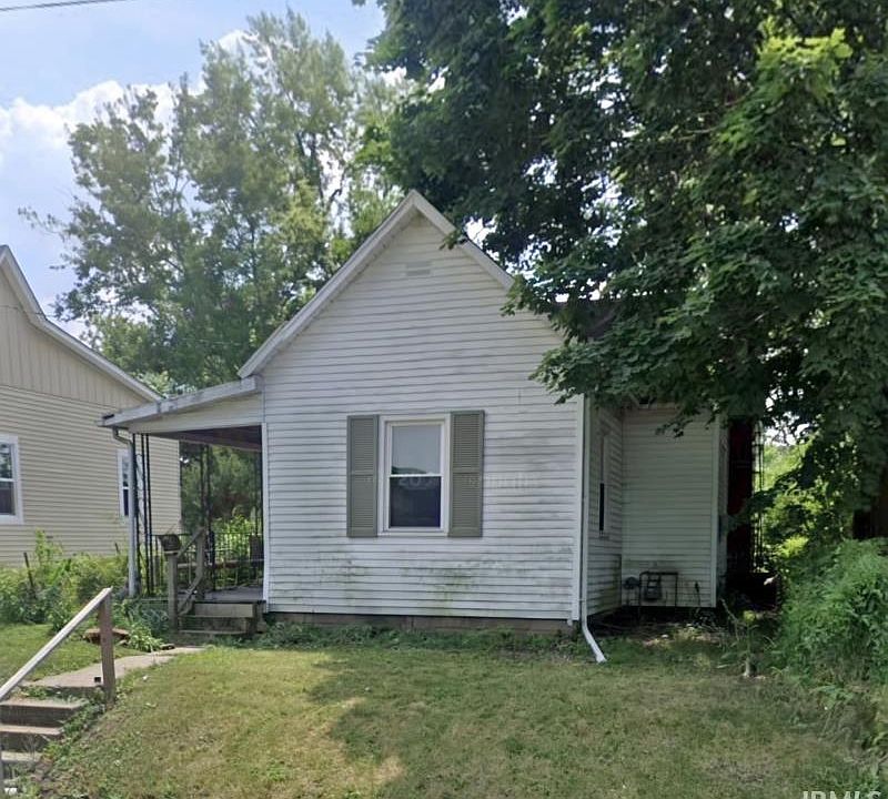 1st image of 319 W 10th St