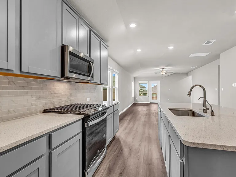 386 El Capitan Loop — Photo 8