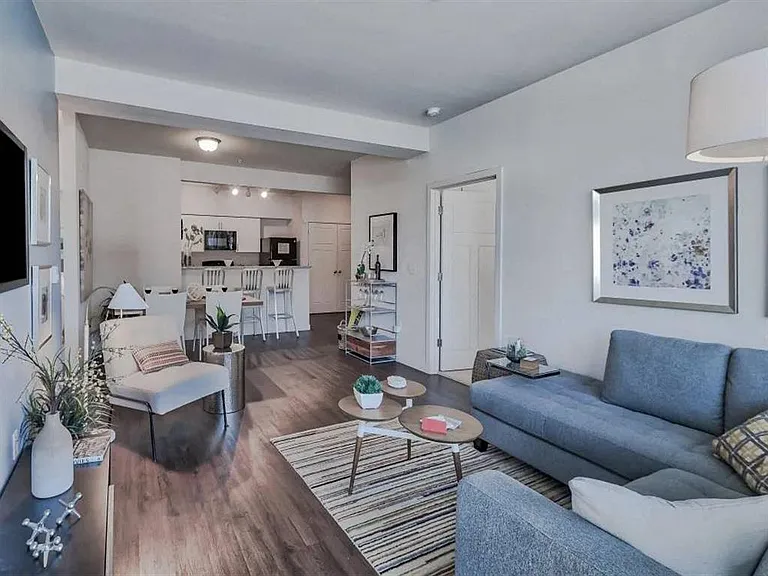 Ecco Apartments — Photo 2
