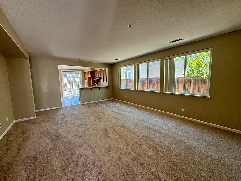 2706 Serene Ct — Photo 5