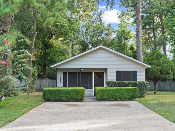 911 Mainer Ln, Tomball, TX 77375