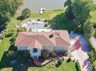 2125 Harrow Gate Dr, Inverness, IL 60010