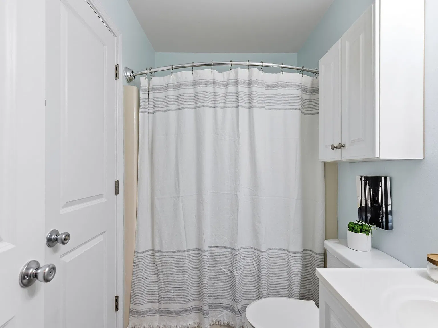 1 bed, 605 sqft, $1,700 — Photo 1