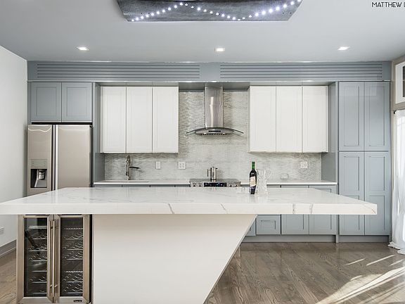 5th image of 8160 W 111th St Unit 3C