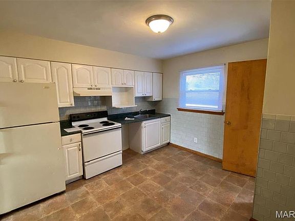 2nd image of 6824 Larry Ln