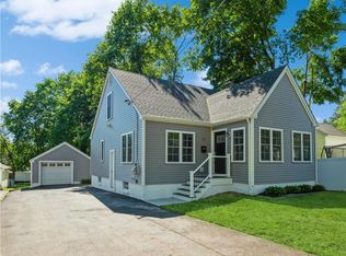 30 Lakeview Ave, Poughkeepsie, NY 12601