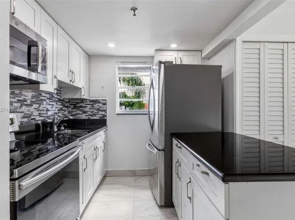 140 NW 14th Ave APT 9, Miami, FL 33125