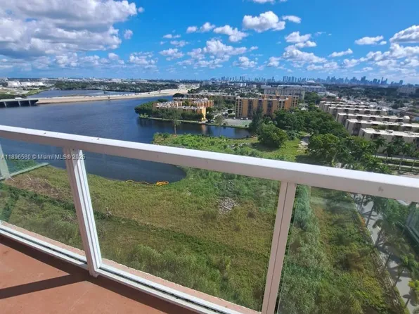 5077 NW 7th St #Penthouse 17, Miami, FL 33126