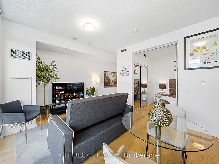 65 Bremner Blvd #4007 — Photo 15
