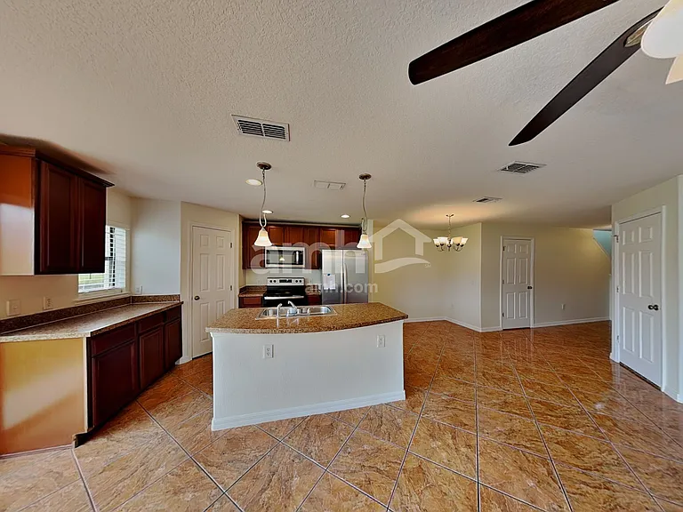 6105 Timber Crest Dr — Photo 4