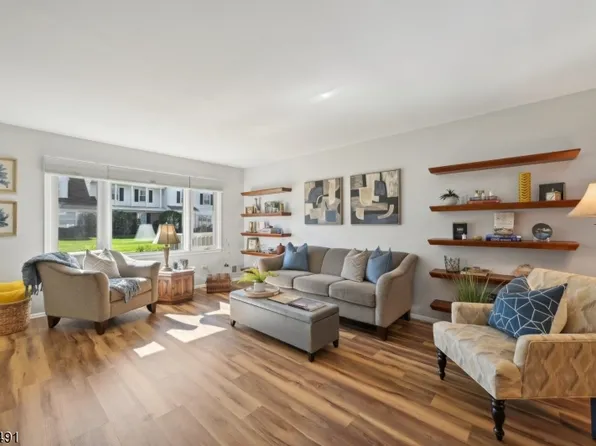 21 Tisbury Ct, Scotch Plains Twp., NJ 07076