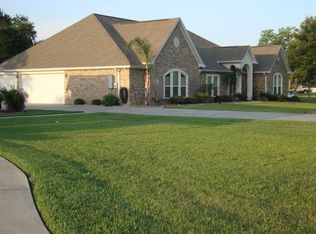 8620 Delesandri Rd, Hitchcock, TX 77563