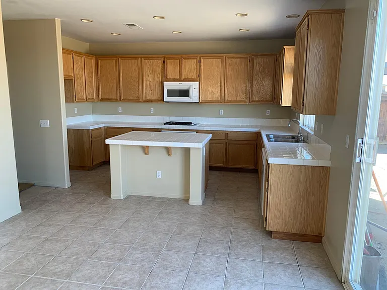 11926 Forest Park Ln — Photo 7