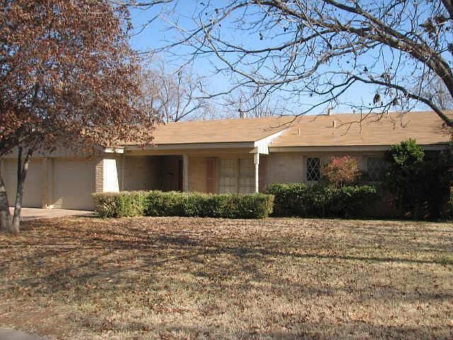 1st image of 2317 Crescent Dr