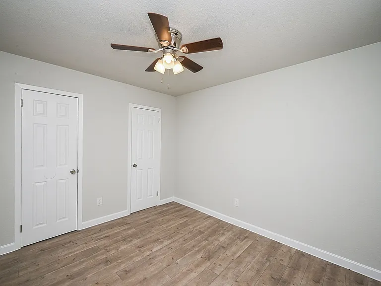 1518 East Ave — Photo 56