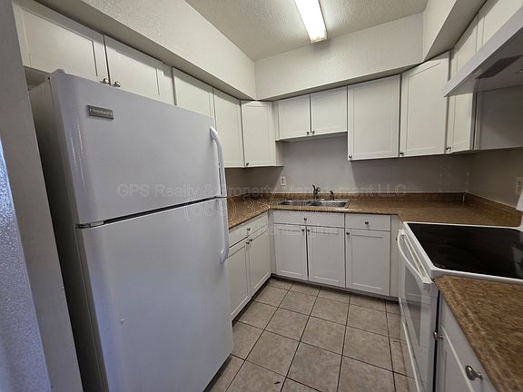 3rd image of 2001 E Grant Ave