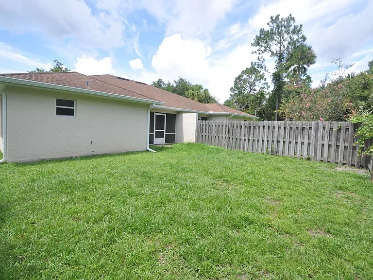 69 Rose Dr #B — Photo 2