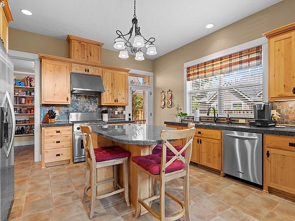 2nd image of 3034 N Holladay Dr