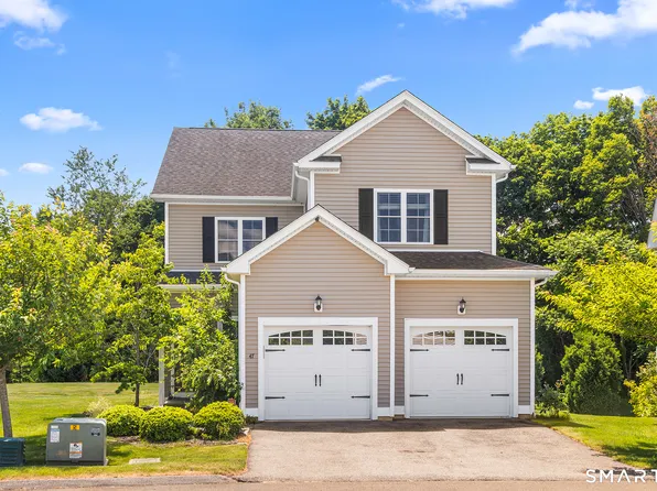 47 Lexington Gardens #47, North Haven, CT 06473