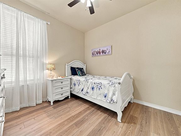 5th image of 2411 Waizel Way