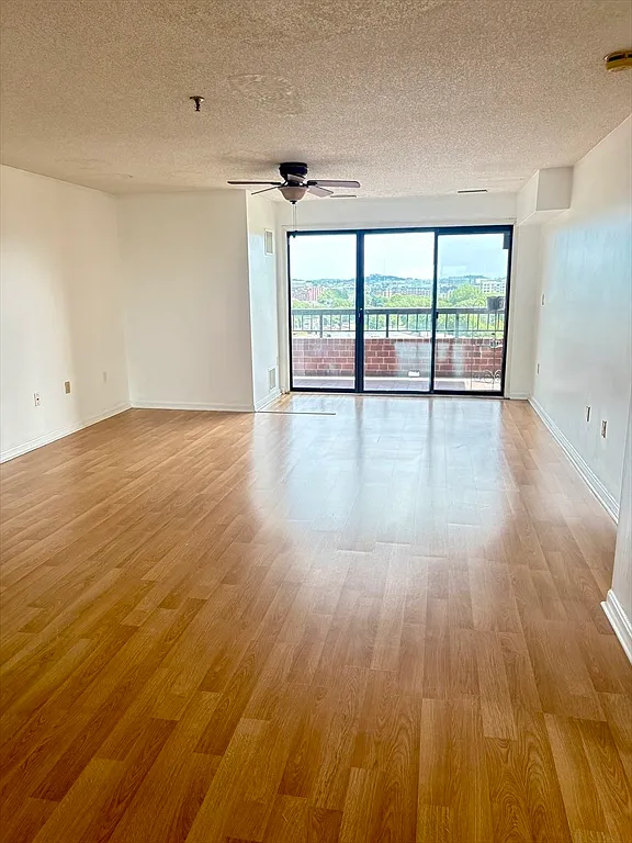 2 bed, 2.0 bath, 1229 sqft, $3,300 — Photo 2