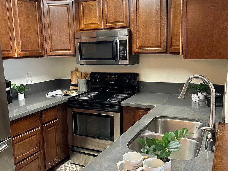 12720 Burbank Blvd #114 — Photo 7