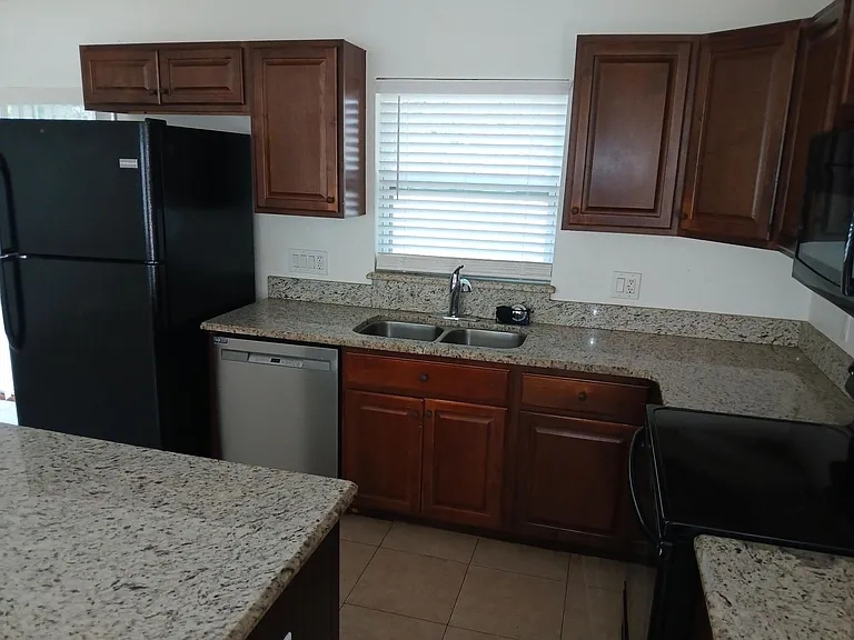 574 Autumn Dr — Photo 7