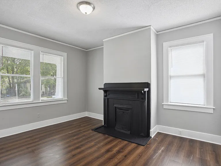815 E Bolton St — Photo 4
