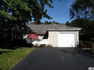 301 Drew Dr, Saint James, NY 11780