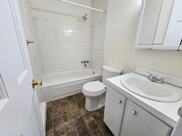 Tetherwood Apartments — Photo 39