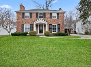 163 Merriweather Rd, Grosse Pointe Farms, MI 48236