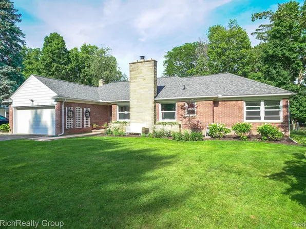 23606 Longacre St, Farmington, MI 48335