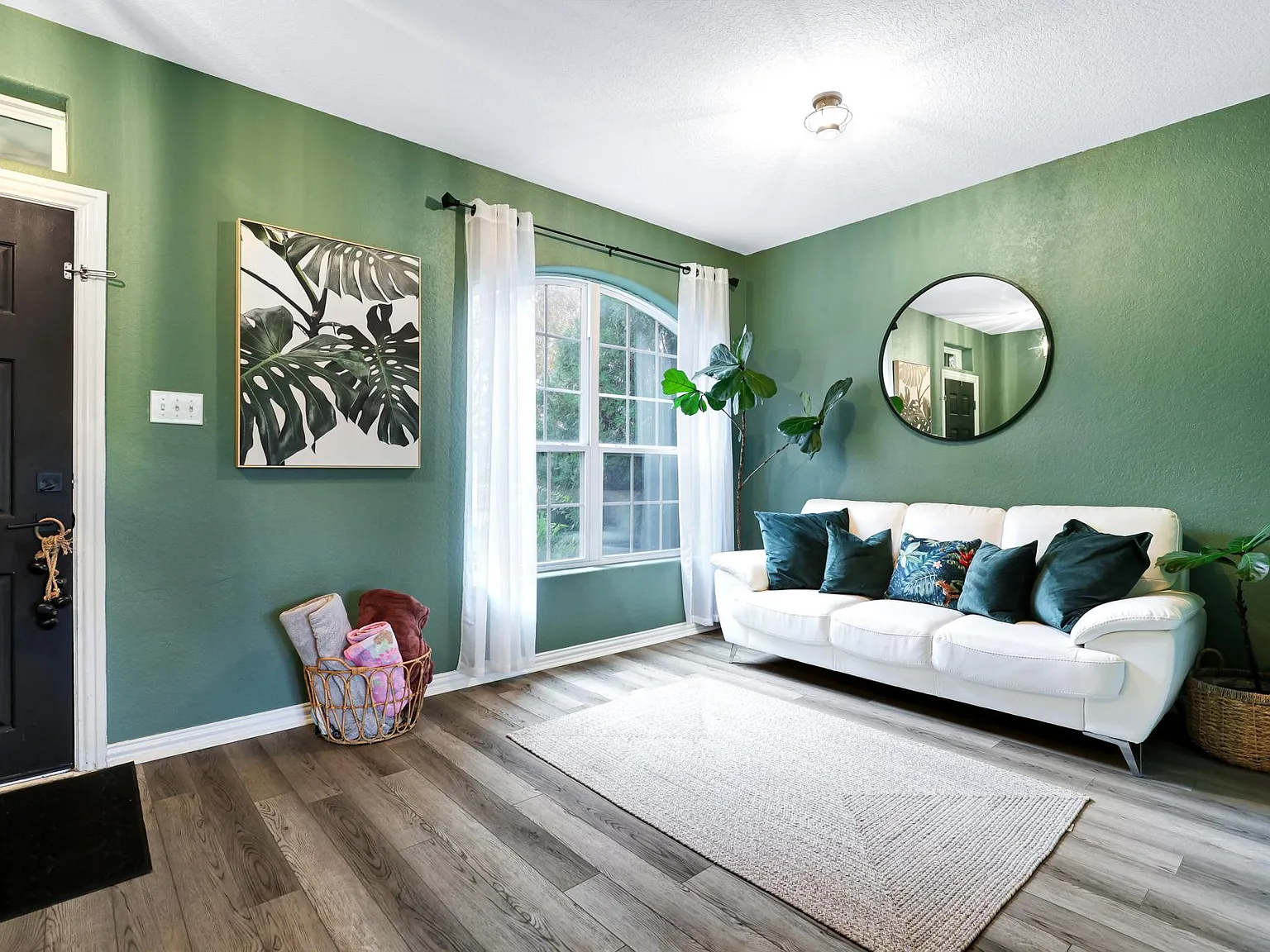 3 bed, 2.5 bath, 2173 sqft, $2,800 — Photo 4