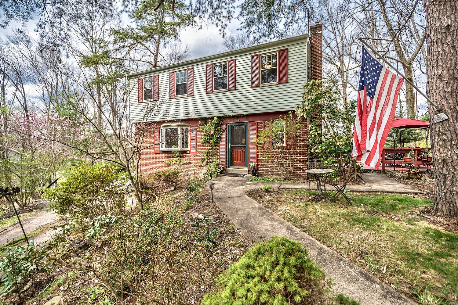 4373 Mount Royal Blvd photo 1