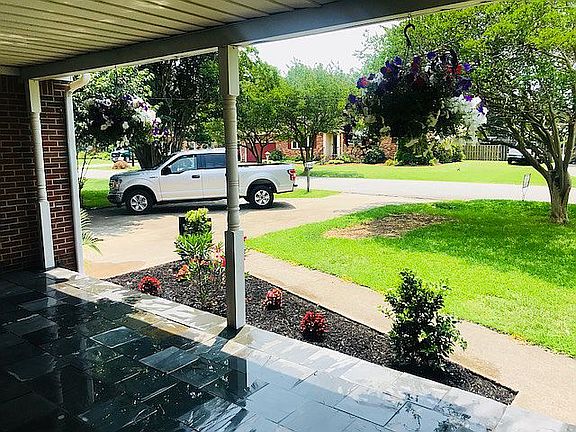 4th image of 213 Essex Dr