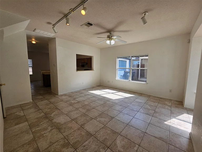 304 Windridge Village Cv — Photo 4