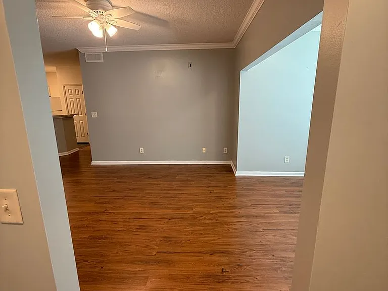 9201 Walden Park Dr — Photo 24