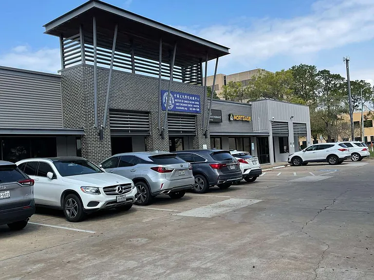 10300 Westoffice Dr #100B — Photo 2