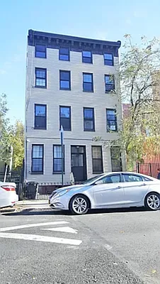 Rented by EXR | media 24