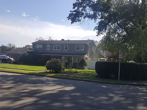 2nd image of 1 Greentree Cir