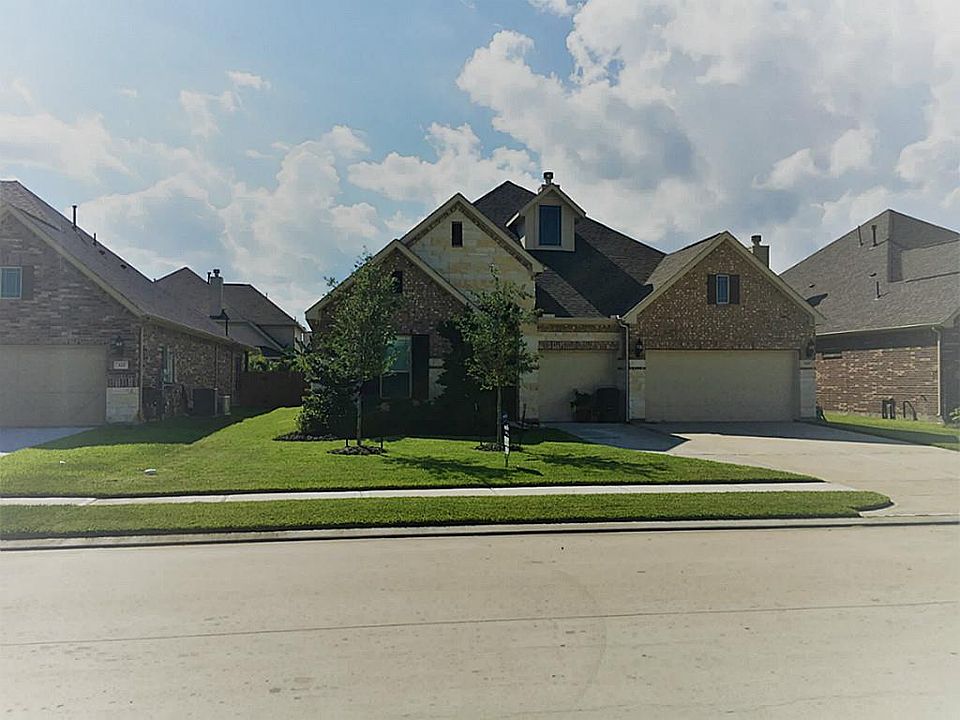 1st image of 319 W Bend Dr #0
