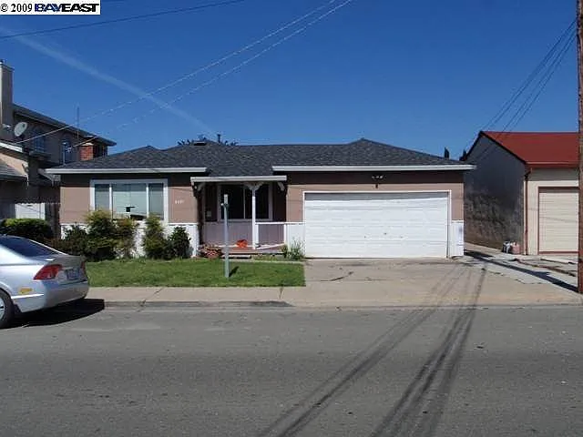 6371 Central Ave photo 1