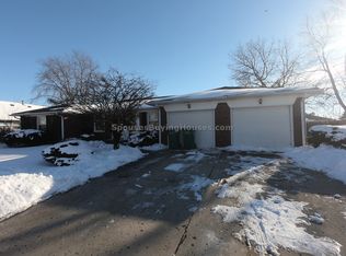 207-209 W Green Meadows Dr, Greenfield, IN 46140