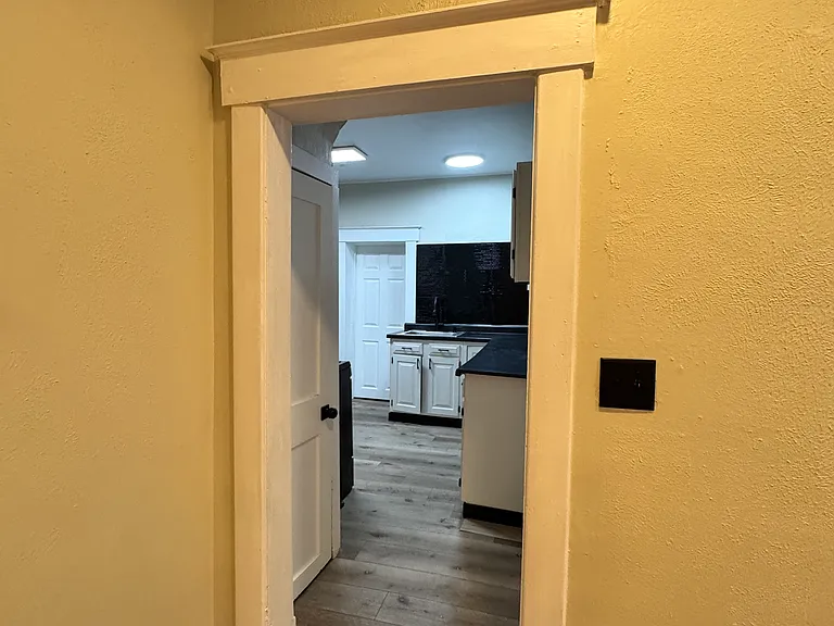 51 E Bradley Ave — Photo 14