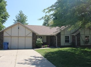 2836 W Maplewood St, Springfield, MO 65807