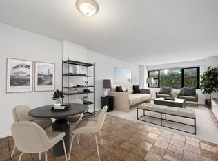 300 W 55th St #2Z, New York, NY 10019