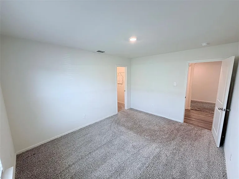 740 Saratoga Dr — Photo 8