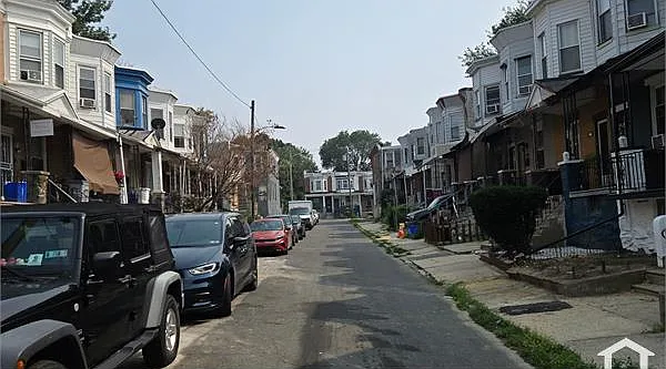 468 N Farson St — Photo 9