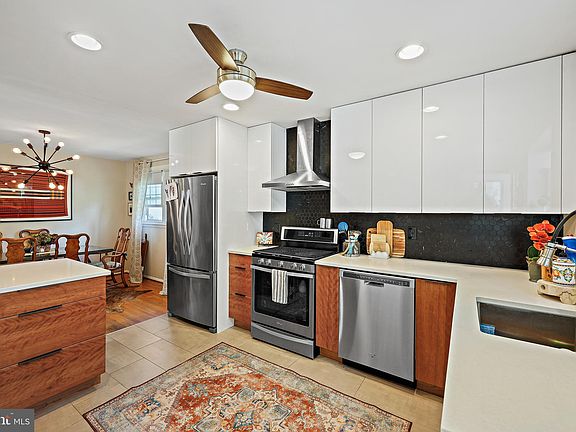 3rd image of 236 Sacred Heart Ln